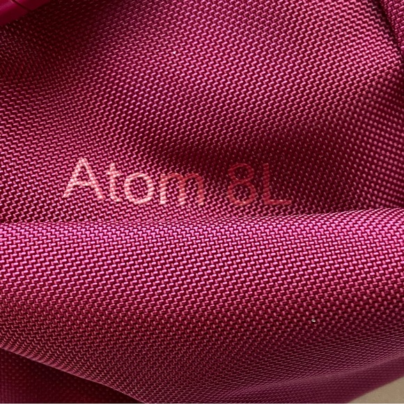 NWOT Patagonia Mulberry Atom Sling 8L Bag - Picture 13 of 16